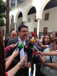 PSOE-A garantiza su vocación de seguir dialogando y denuncia el "seguidismo" de Podemos, C's e IU a Rajoy