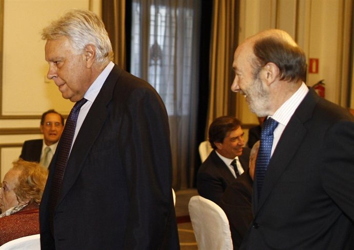 Felipe González y Alfredo Pérez Rubalcaba