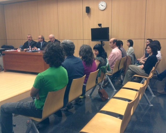 Activistas de Greenpeace en el banquillo de acusados