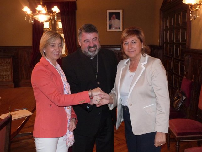 Teresa Fernández, Carlos Escribano y Carmen Pobo