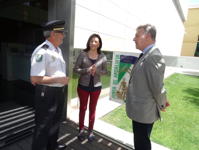 Crespín (centro), entre Dueñas y Primo Jurado en las nuevas instalaciones