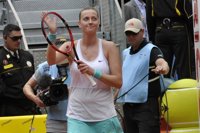 Kvitova aniquila a Serena y se cita con Kuznetsova