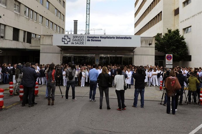 OURENSE: CONCENTRACIÓN TRABAJADORES DEL COMPLEJO HOSPITALIARIO UNIVERSITARIO DE 