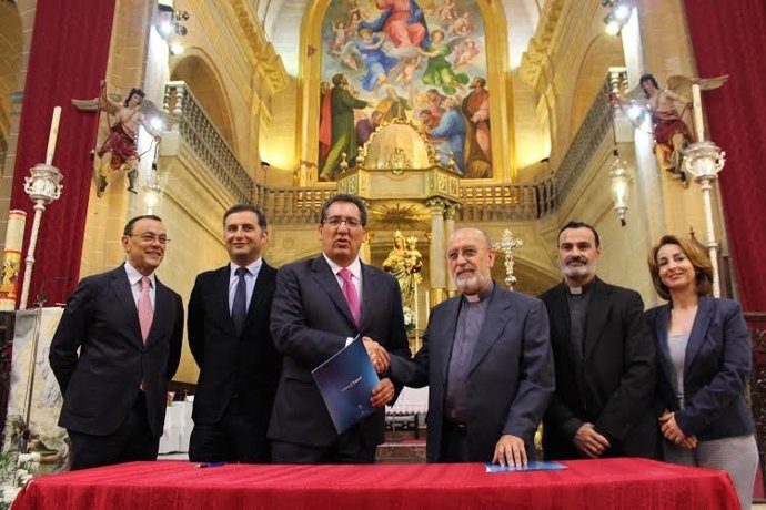 El presidente de la Diputación de Huelva, Ignacaio Caraballo, y Antonio Pulido.