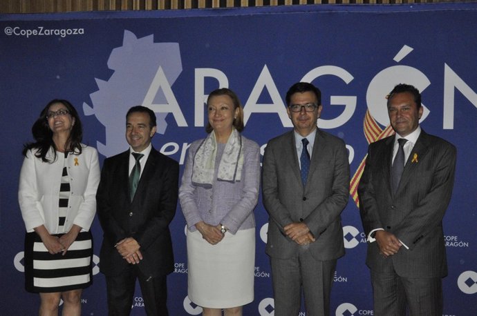 Luisa Fernanda Rudi y Román Escolano en el Foro Cope Aragón.