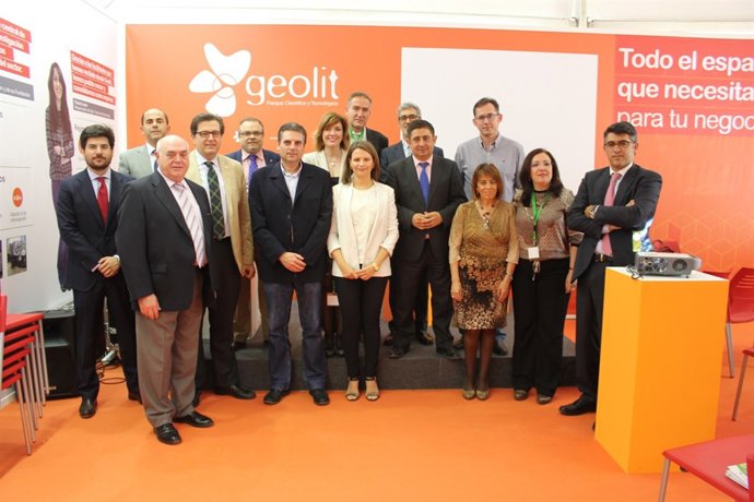 Asistentes a la reunión del consejo de administración de Geolit en Expoliva.