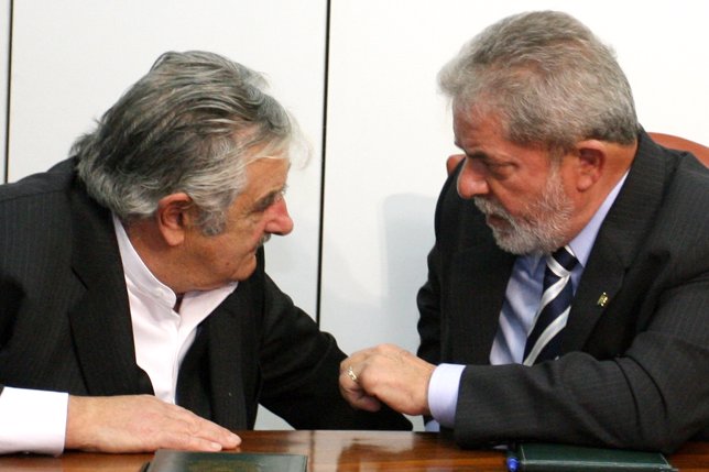 Mujica relata confissão de Lula sobre o Mensalão