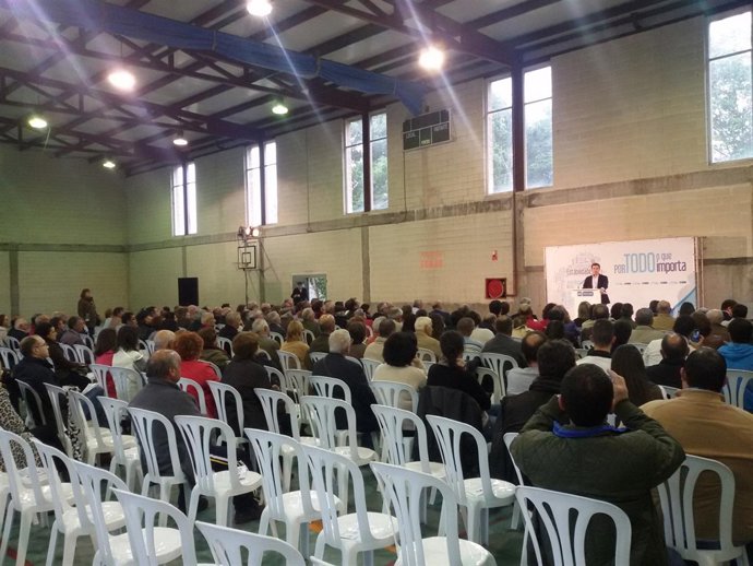 El presidente del PPdeG, Alberto Núñez Feijóo, en un mitin en Teo (A Coruña)