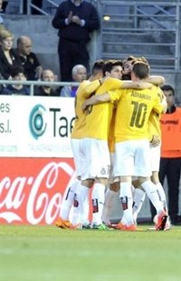 El Espanyol agrava la situación del Eibar