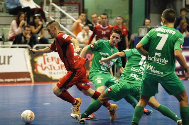 Álex, de ElPozo, en un partido ante Magna Navarra