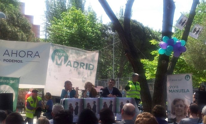 La candidata a la Alcaldía de Ahora Madrid, Manuela Carmena, en acto de campaña