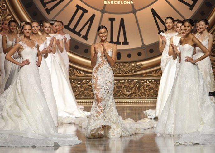 : Desfile Pronovias Irina Shayk (Foto: Pep Moran / Urba