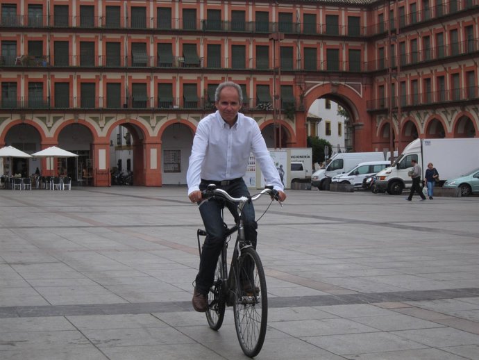 El candidato de Ganemos, Rafael Blázquez