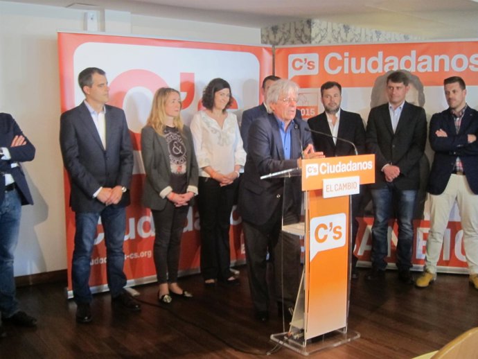 Javier Nart en un acto en la capital aragonesa.