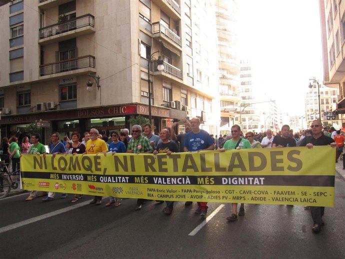 La Plataforma per l'Ensenyament marcha por la educación pública