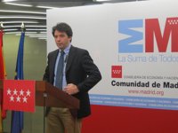 Manglano recuerda a Carmena las descalificaciones de Iglesias y la condena a su marido por no pagar a trabajadores