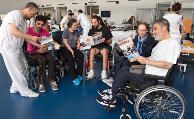 Toledo 8 de mayo de 2015. Pacientes del Hospital Nacional de Parapléjicos leen e