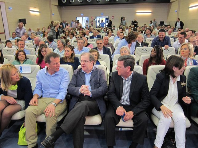 Herrera antes del comienzo del mitin en Miranda