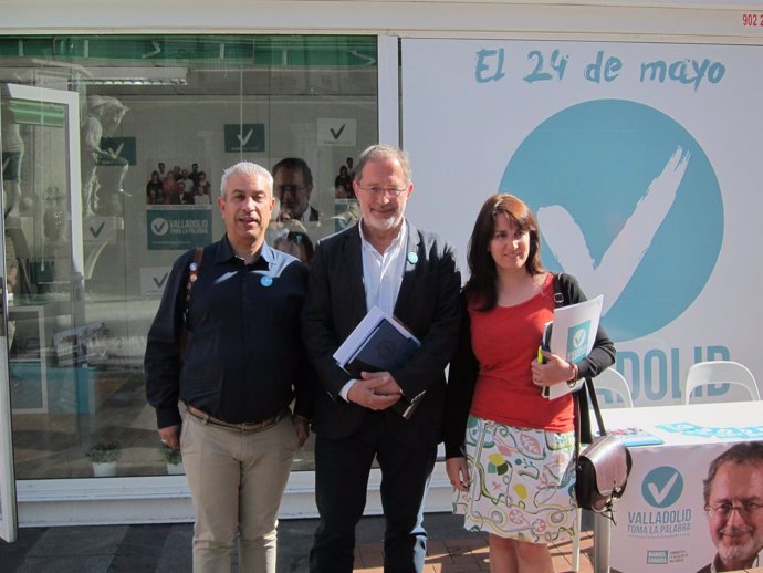 Pablo Gerbolés (D), Saravia (C) y María Sánchez (D)