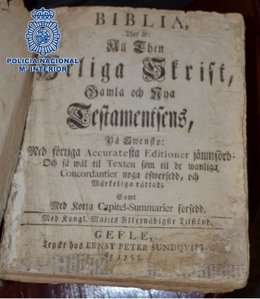 Biblia del siglo XVIII que fue robada