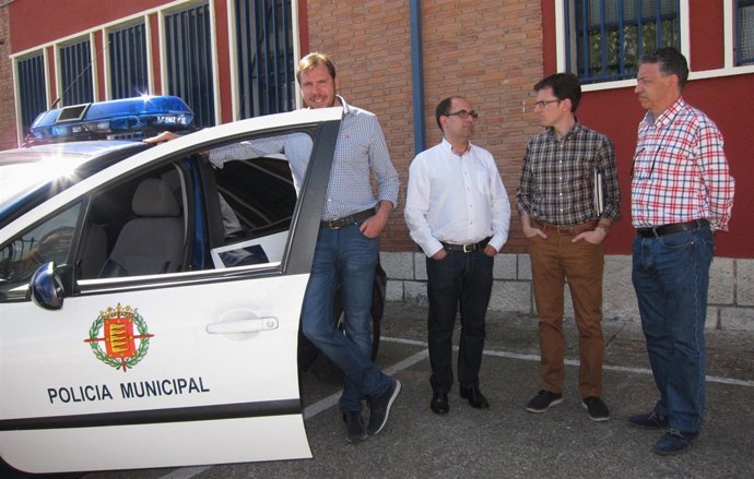  Óscar Puente Y Otros Candidatos Del PSOE De Valladolid, En La Nueva Comisaría