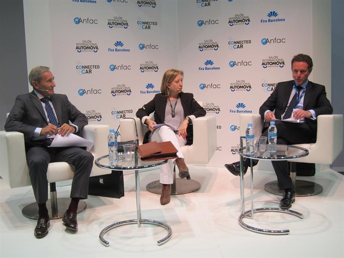 J.Linares (Telefónica), M.L.Poncela (Innovación) y R.Prieto (Peugeot-Citröen)