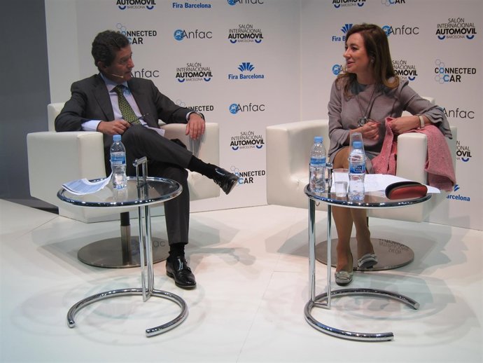 El vicepte.De Anfac M.Armero y la secr.De Estado de Presupuestos M.Fernández