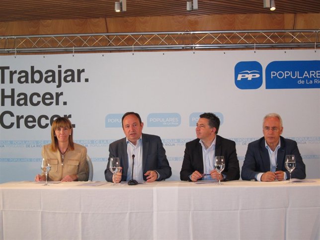 Sanz junto a miembros candidatura presenta propuestas mayores
