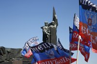 Donetsk y Lugansk celebran el primer aniversario de su independencia de Kiev