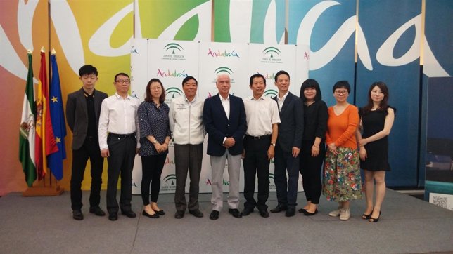 Alonso con toruoperadores chinos que mueven el 80% de viajeros que llegan España