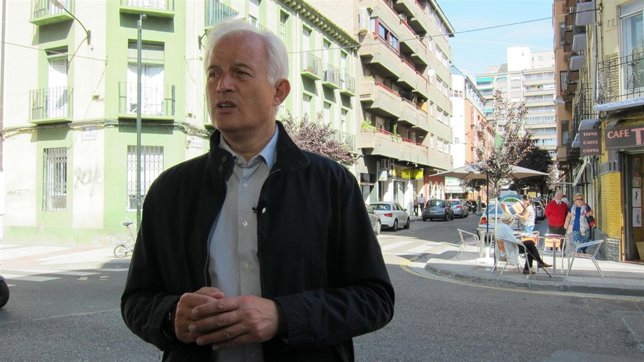 Eloy Suárez (PP) en la calle Princesa de Zaragoza