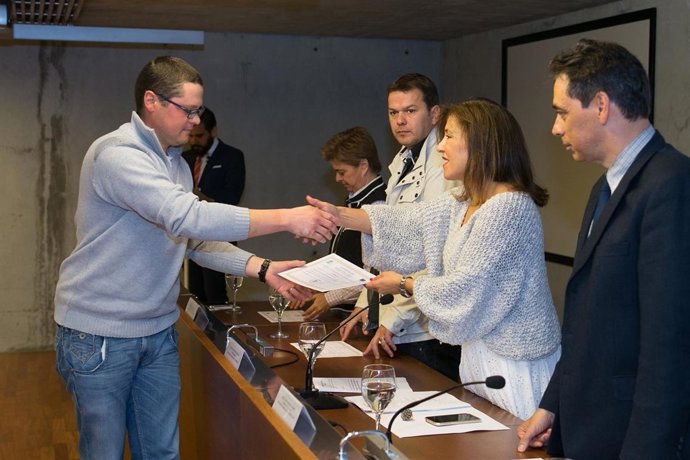 La conselleira de Traballo e Benestar, Beatriz Mato, en una entrega de diplomas