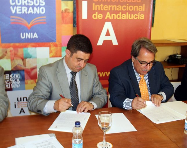Firma del convenio UNIA y Diputación de Jaén