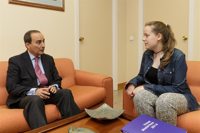 El consejero con María Rodríguez Kolesnikova