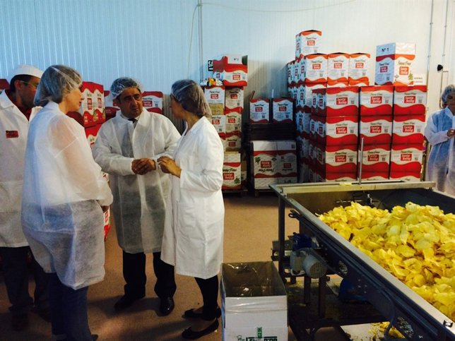 Visita de Francisco Reyes a Patatas Santo Reino