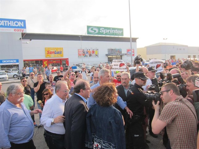 Mineros abuchean a herrera