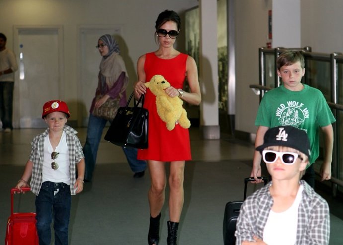 Victoria Beckham muy pendiente de la educación de sus hijos 
