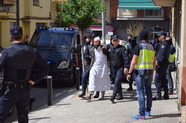 Dos detenidos en Barcelona por difundir propaganda del Estado Islámico
