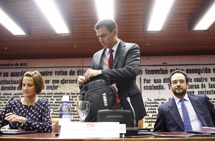 Pedro Sánchez, María Chivite y Antonio Hernando en el Senado
