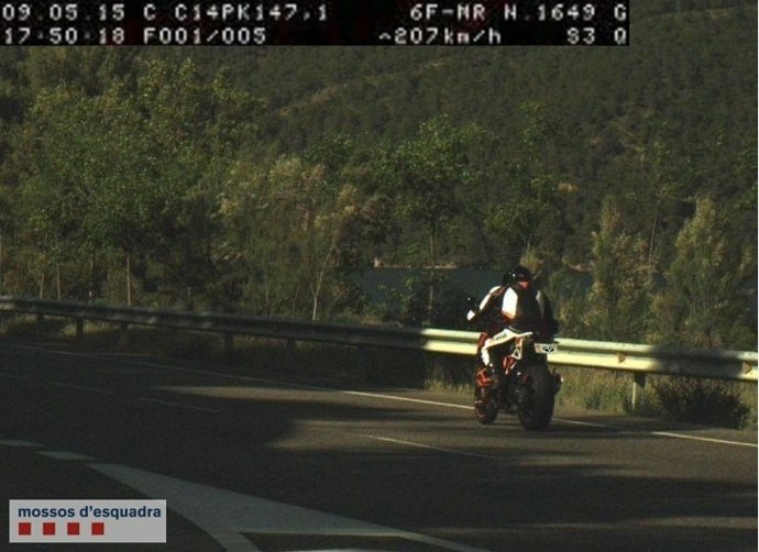 Imputados dos motoristas por ir a 200 kilómetros en un tramo de 90