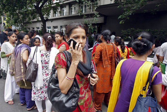 Evacuados en Kolkata, India, tras el nuevo terremo