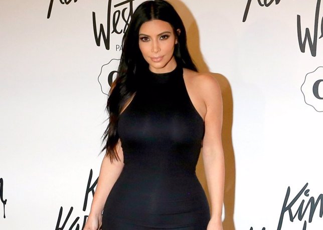 Kim Kardashian, populariza sus curvas