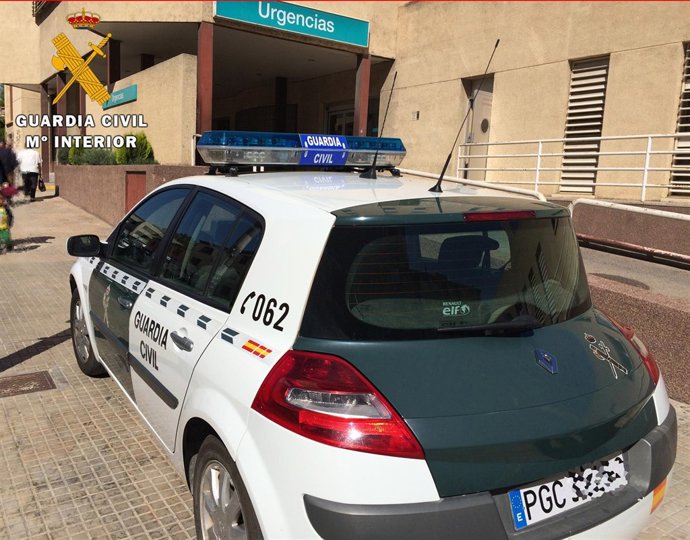 El vehículo trasladó a la niña al hospital