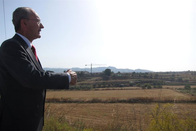 El alcalde de Málaga, Francisco de la Torre, en la zona franca