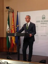 La Junta subraya las "limitaciones" de un gobierno en funciones para nuevas medidas que mejoren servicios públicos