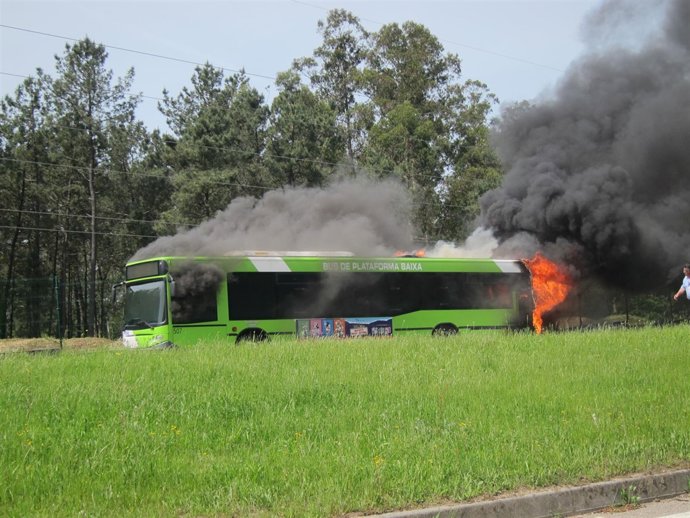 FOTO: Bus Ardiendo