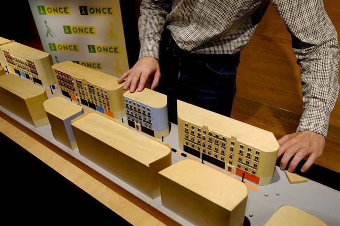 Maqueta discapacidad visual once calle larios