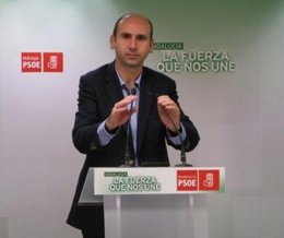 El secretario de Política Institucional del PSOE-A, Francisco Conejo