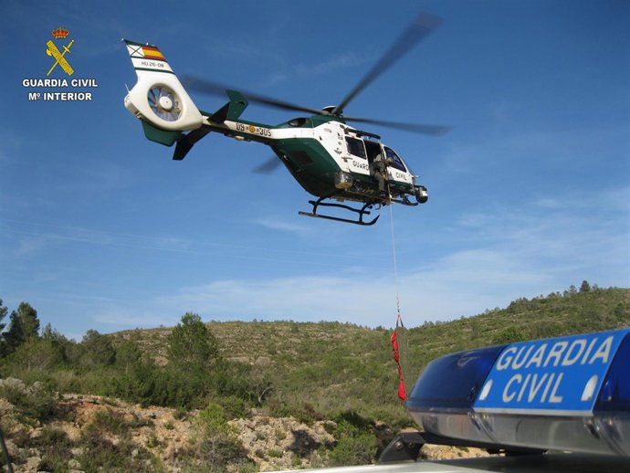 Rescate de un fallecido en un barranco de Navarrés