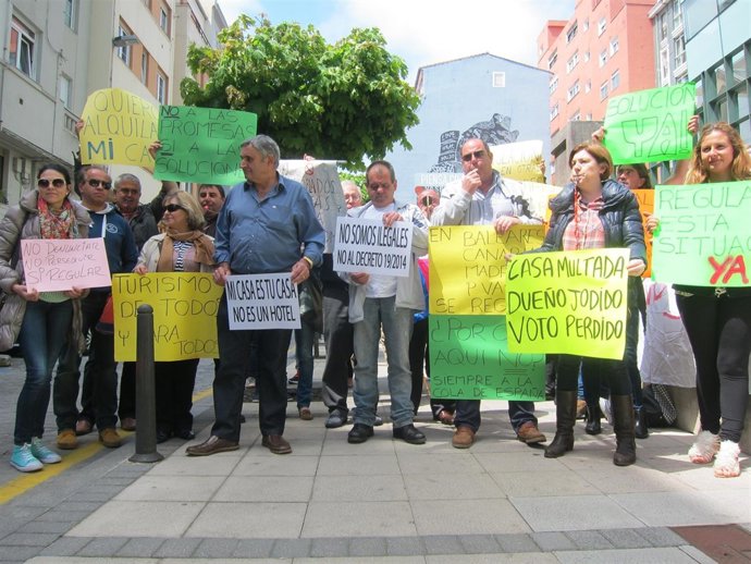 Protesta asocación casas entorno rural